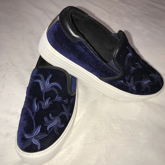 Kenneth Cole Shoes - Kenneth Cole Alesy Slip On Sneakers